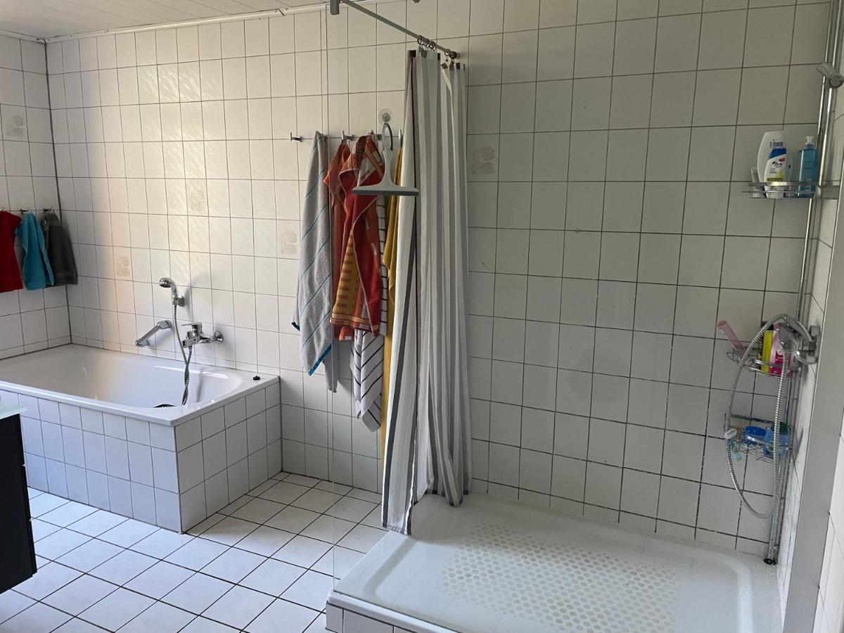 Schlafen Neben Den Kleinen Kaelbchen Im Kaelberiglu Bingum Exterior foto